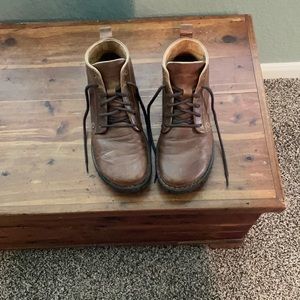 Born Men’s Brown Boots Size 10